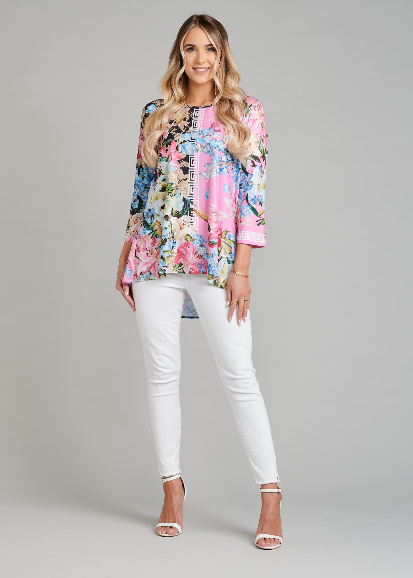 Round Neck Shirt With Rhinestone Finishing